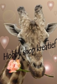 SS 0196 Giraffe met bloem