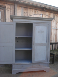 kast 750 €