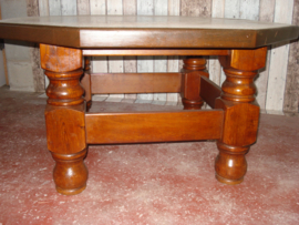 1916 Achthoekige tafel 55 €