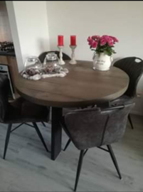 Tafel rond taupe tafelblad  zwarte houten poten