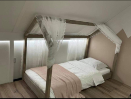 Huisjes bed strak 395euro