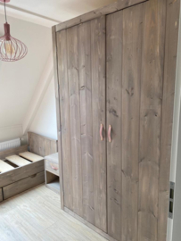 Steigerhouten kast 150x57x180 795euro