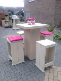 Barset met 4 bar krukken 395euro