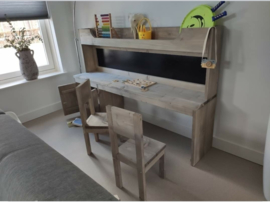 Kinder meubel luxe met kast 375euro incl 2 stoeltjes