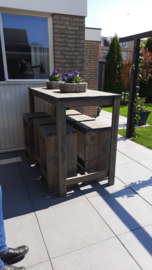 Barset met 6x kruk 695euro