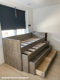 Bed met 3 lades en boven matrasmaat 90x200