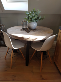 ronde eettafel 120cm doorsnede 450euro