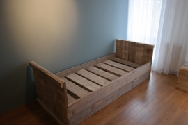 bed met lades gebruikt steigerhout 495euro
