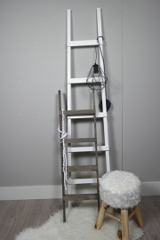 fruit ladder 170 x40 wit en trapje 110x30 taupe
