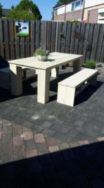 tafel 200x97x78 met 2 bankjes 595euro