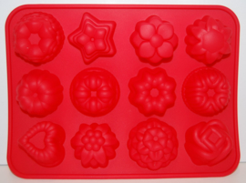 Moldes de hielo para mousses de pastel de frutas y flores.