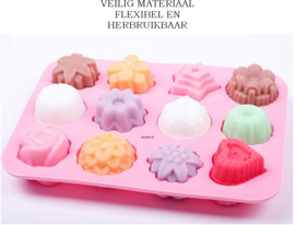 Moldes de hielo para mousses de pastel de frutas y flores.