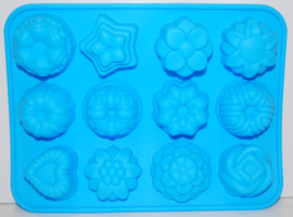 Moldes de hielo para mousses de pastel de frutas y flores.