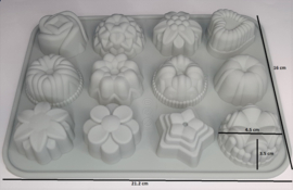 Moldes de hielo para mousses de pastel de frutas y flores.