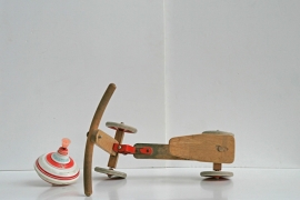 Vintage loopfietsje van hout – sixties speelgoed voor peuter/kleuter