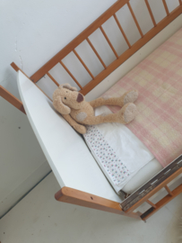 Vintage houten baby ledikantje met hemelstok – 16