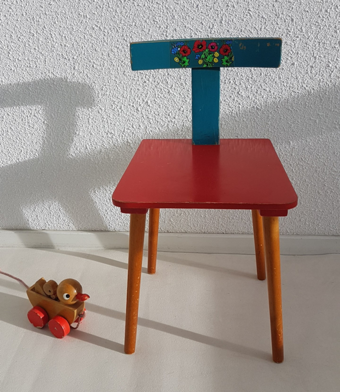 Peuter stoeltje hout rood+blauw 2 zitten verkocht Studio Wietske