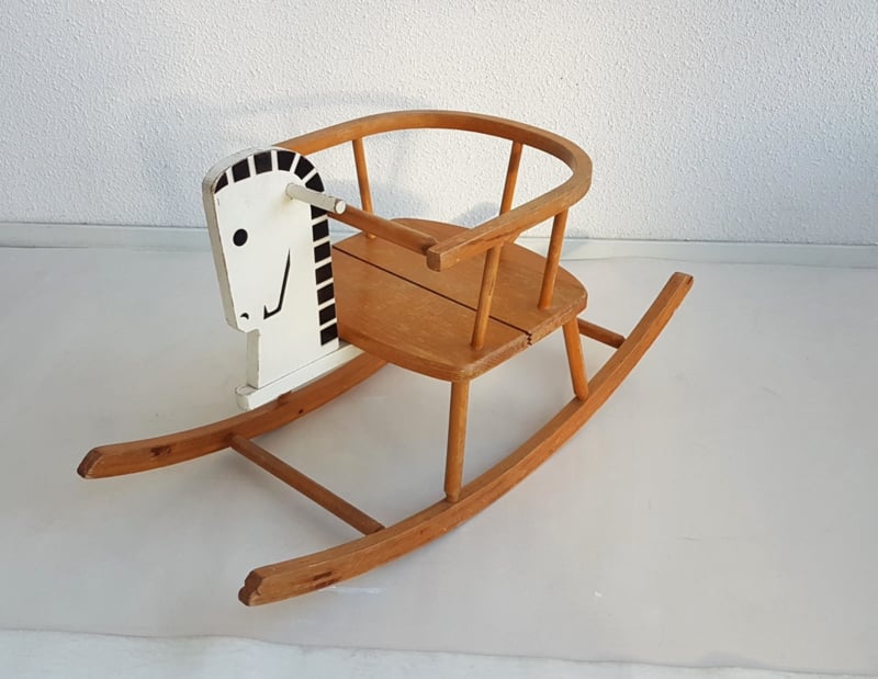 Pardon Rubriek diepgaand Vintage houten hobbelpaard - 3 | speelgoed verkocht | Studio Wietske