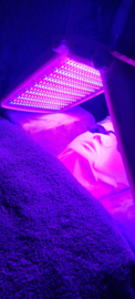 BIO-LEDLICHTTHERAPIE Gezicht,  Hals, Decolleté , Rug € 35,00