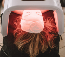 BIO-LEDLICHTTHERAPIE Gezicht,  Hals, Decolleté , Rug € 35,00