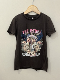 ONLY BLACK SHIRT THE REBEL
