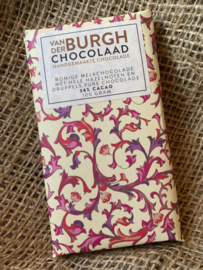 Van der Burgh - 34% Melkchocolade met hazelnoten en druppels van pure chocolade