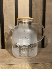 Theepot met Juttersthee en bijpassende glazen groot