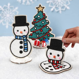 Knutselidee: Houten Sneeuwpop Figuren versieren