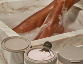 The GelBottle Pillow Powder™ Indulgent Repair Soak