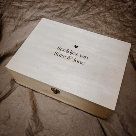 Knutselkist /speldjes kist met gravering