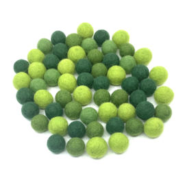 Viltballetjes 3 kleuren groen  mix 60 stuks