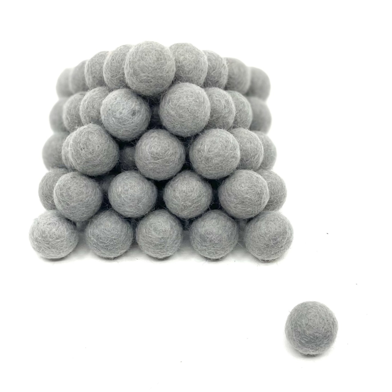 Viltballen 2,2 cm lichtgrijs 045 (per 10 stuks)