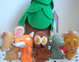 Vingerpopjes van de Gruffalo in knuffel boom | Aurora