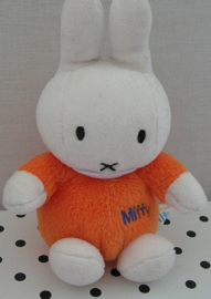 Nijntje Miffy knuffel oranje