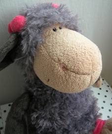 Lucy Mah knuffel schaap | Nici