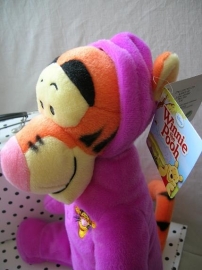 Teigetje Tigger Disney knuffel in paars pak