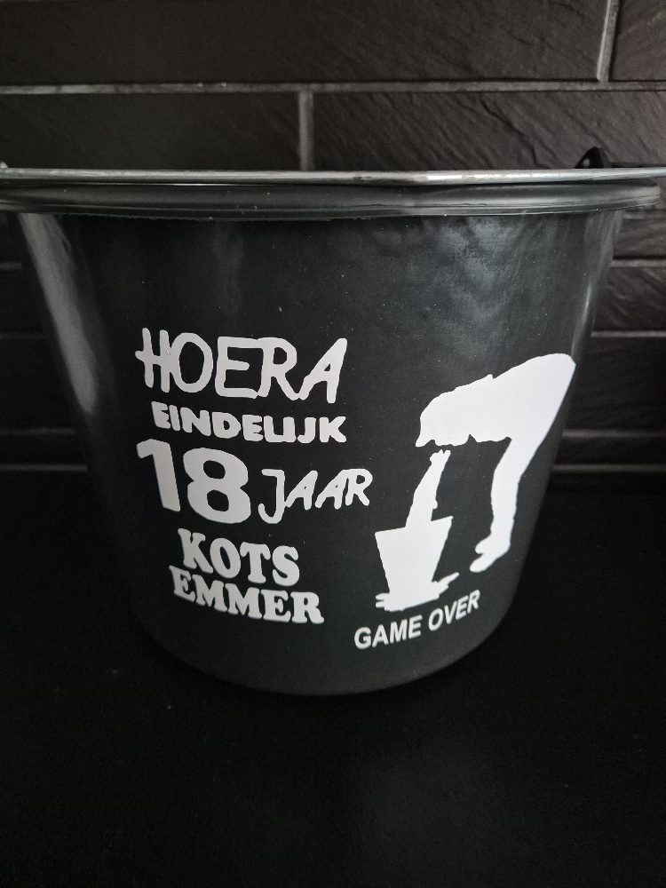 hoera eindelijk 18 jaar