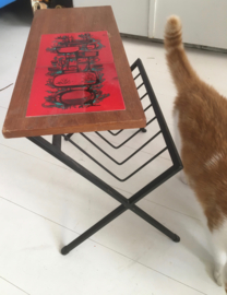 Vintage 60s/70s betegelde lektuurbak, poes niet inbegrepen