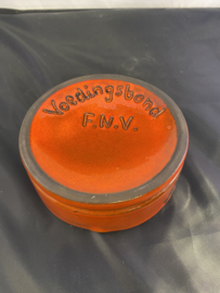 Seventies oranje asbak van de FNV Vakbond