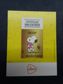 2025. 85 jaar Snoopy. Gouden postzegel in cassette ❇︎❇︎