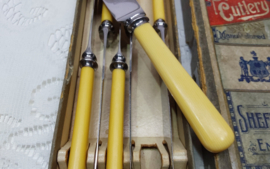 6 Engelse messen van T.S. Kaye & sons