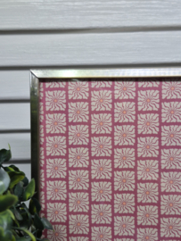 Grote vintage fotolijst met bol glas (420)