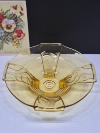 Gele persglas schaal