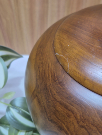 Grote appel van hout
