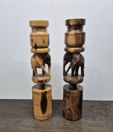 2 houten kandelaars