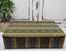 Grote vintage stoffen doos