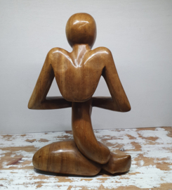Houten sculptuur 'de Denker'