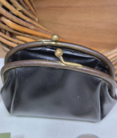 Klein oud portemonneetje