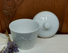 Porseleinen pot, Bona
