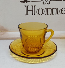 4 Amberkleurige theekopjes